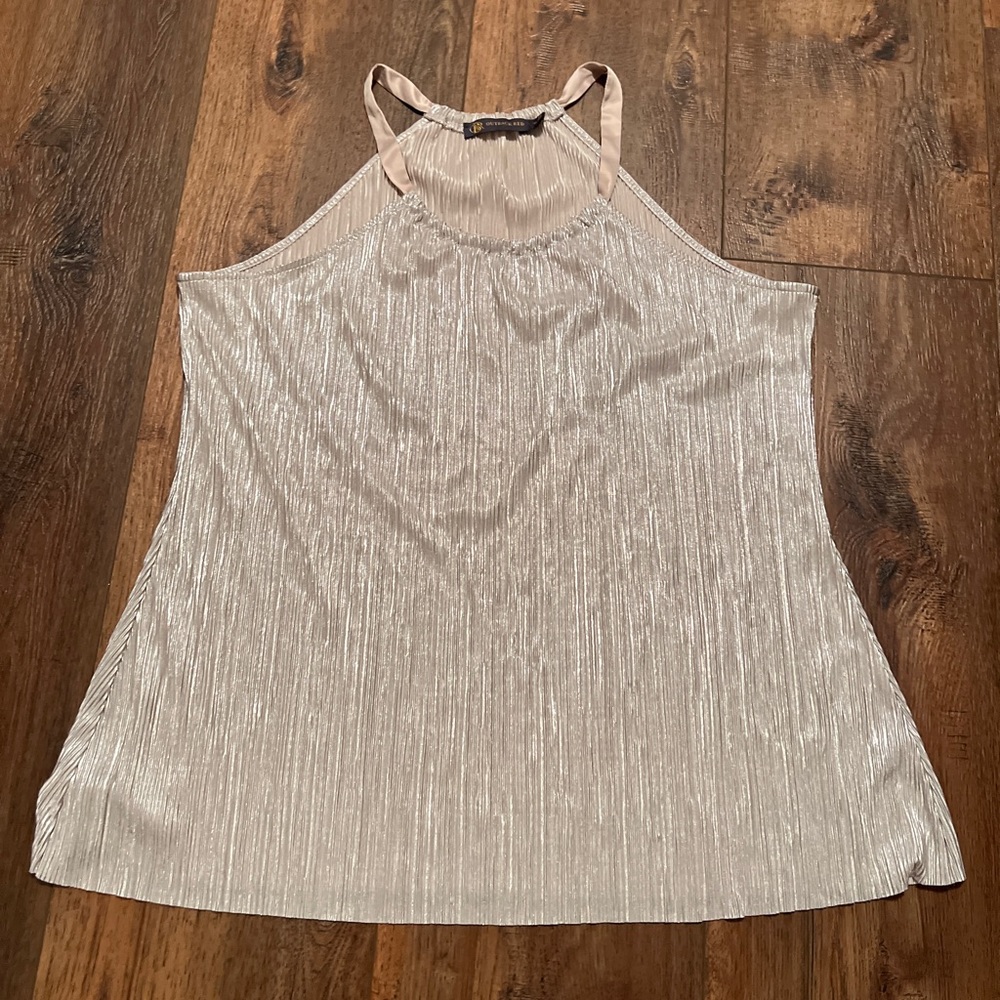 Outback Red Sleeveless shiny silver top